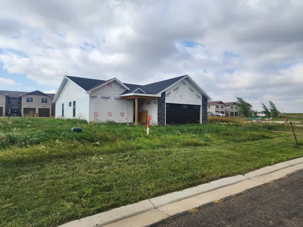 351 14th St NE, Tioga, ND 58852