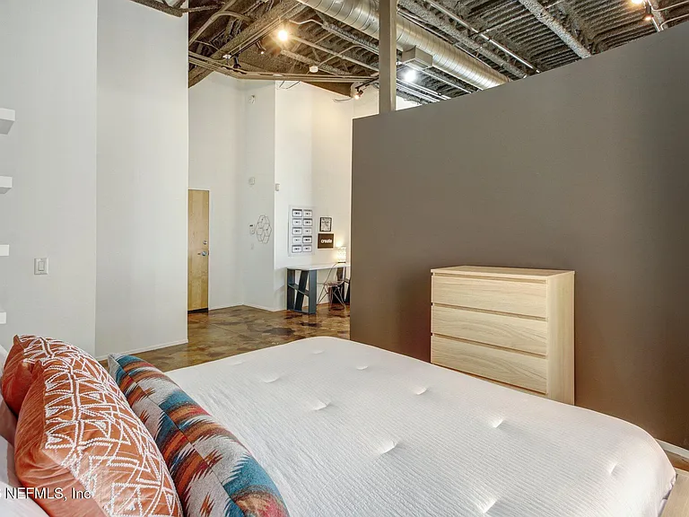 1050 Hendricks Ave #101 — Photo 23
