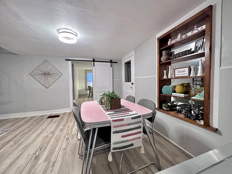 5758 Crabtree Ln — Photo 8