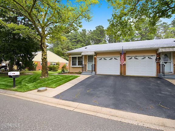 4th image of 65 A Yorktowne Parkway #A