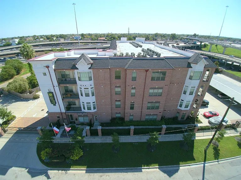 Midtown Grove — Photo 2