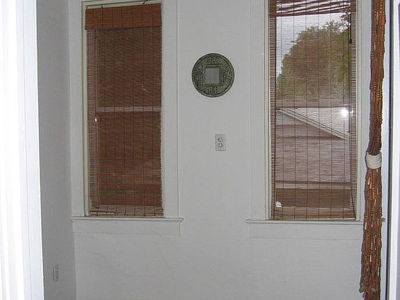 5th image of 716 1/2 E Pine St