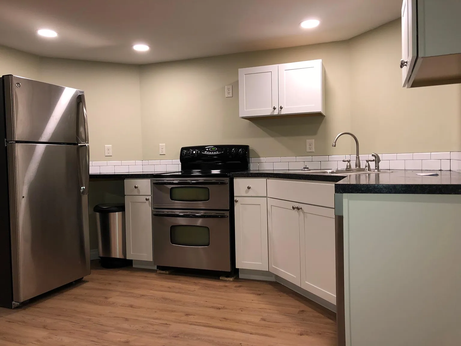 2 bed, 900 sqft, $1,100 — Photo 3