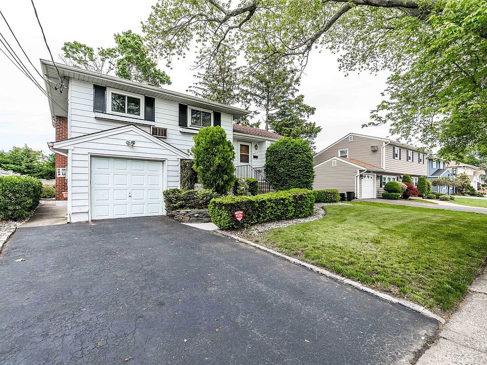 2nd image of 2495 Marine Pl
