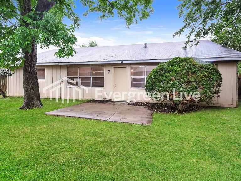 16326 Dew Drop Ln — Photo 14