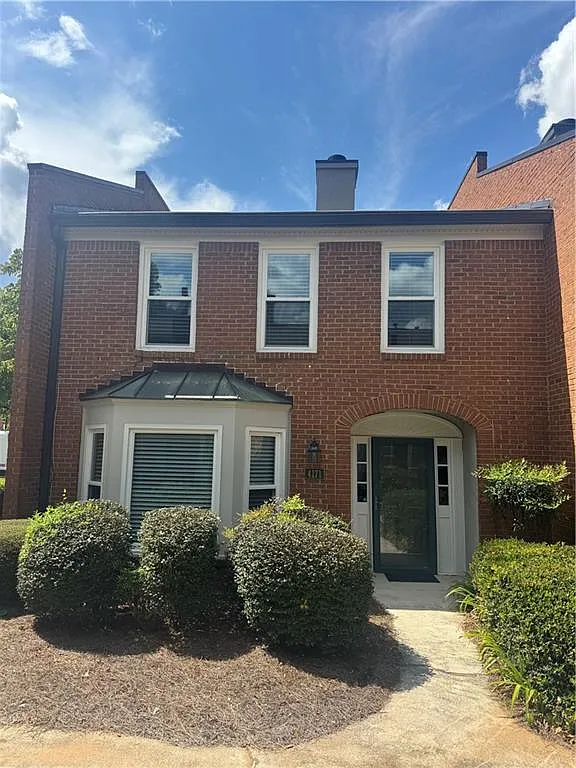 3 bed, 2.5 bath, 1548 sqft, $2,300 — Photo 1