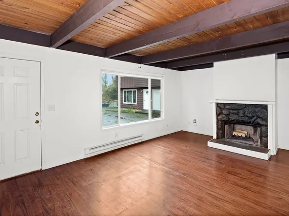 18028 54th Pl W APT 4, Lynnwood, WA 98037