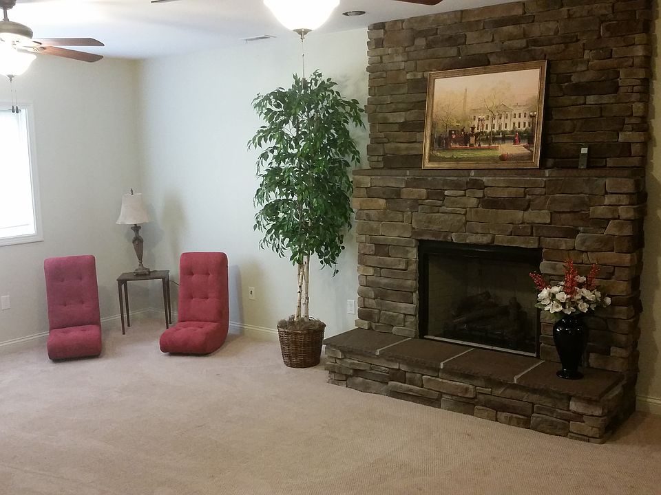 1st image of 1075 Clough Pike