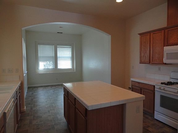 5th image of 373 Royal River Dr