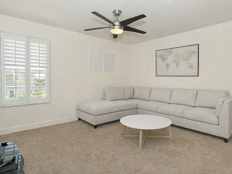 Upstairs Living Room / Loft