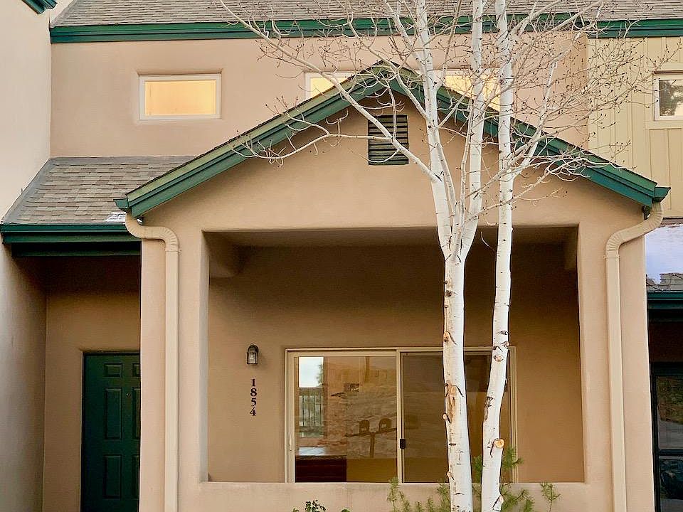 Beautiful townhome in Quemazon