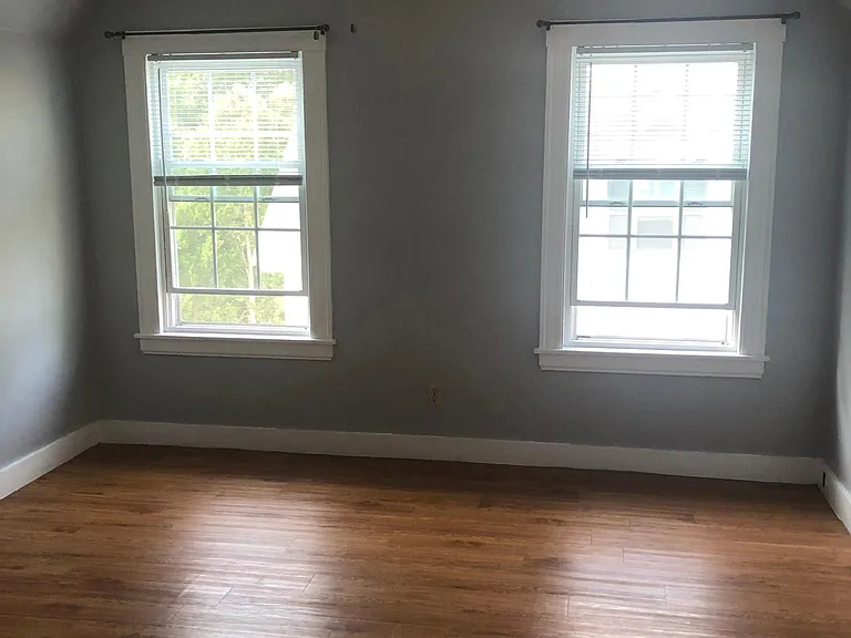11 Moss St #3 — Photo 7