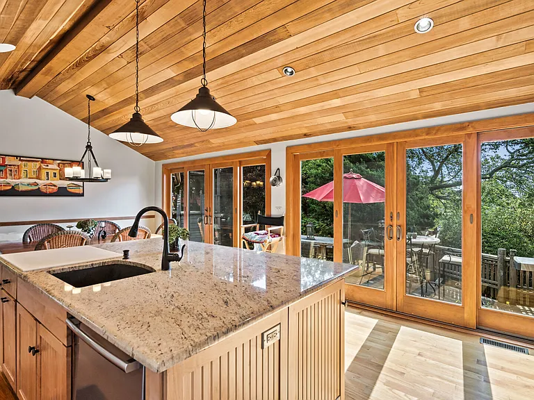 16 Bryan Rd — Photo 12