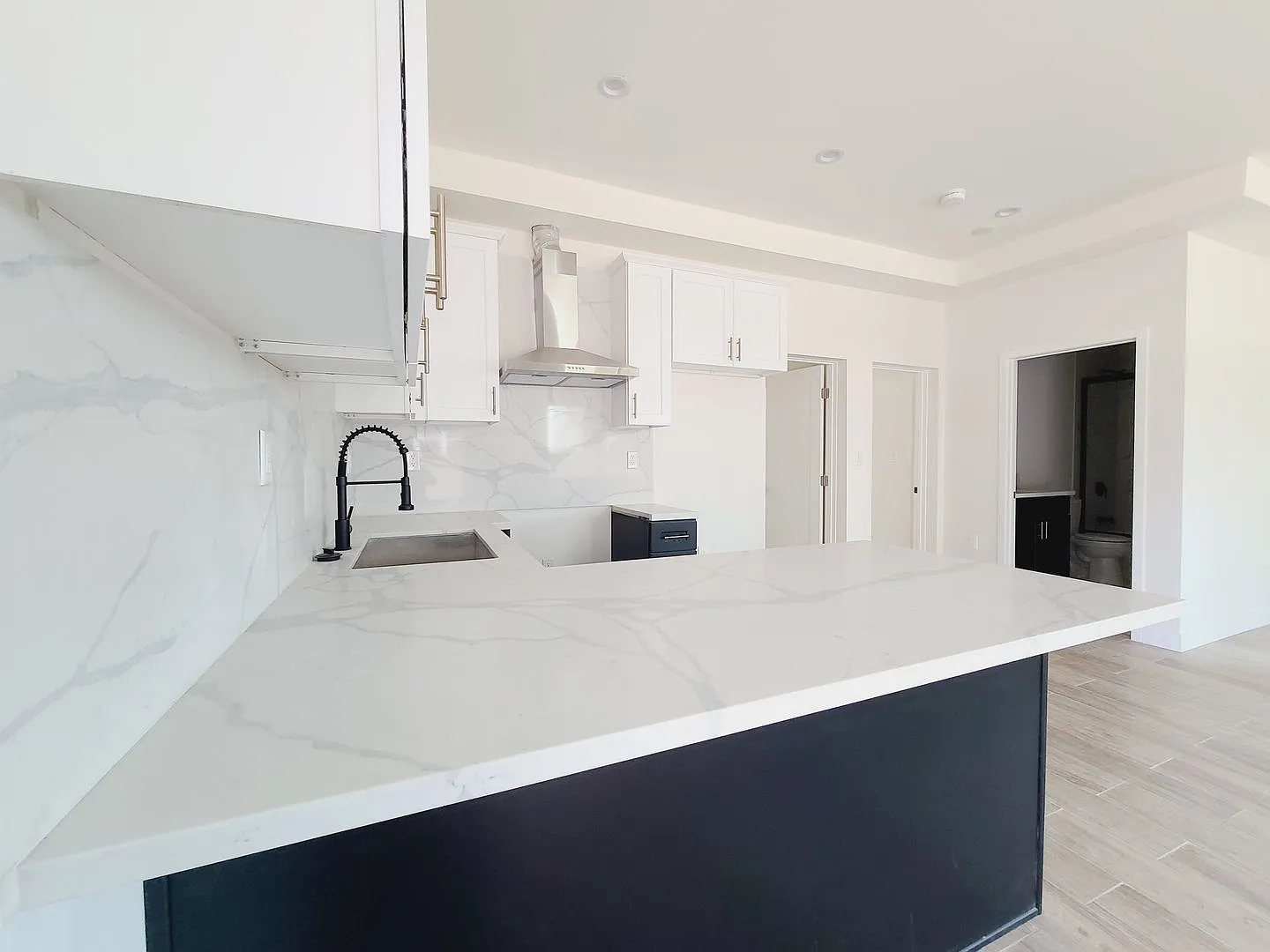 Manhattan Luxury Apartments Llc — Photo 3