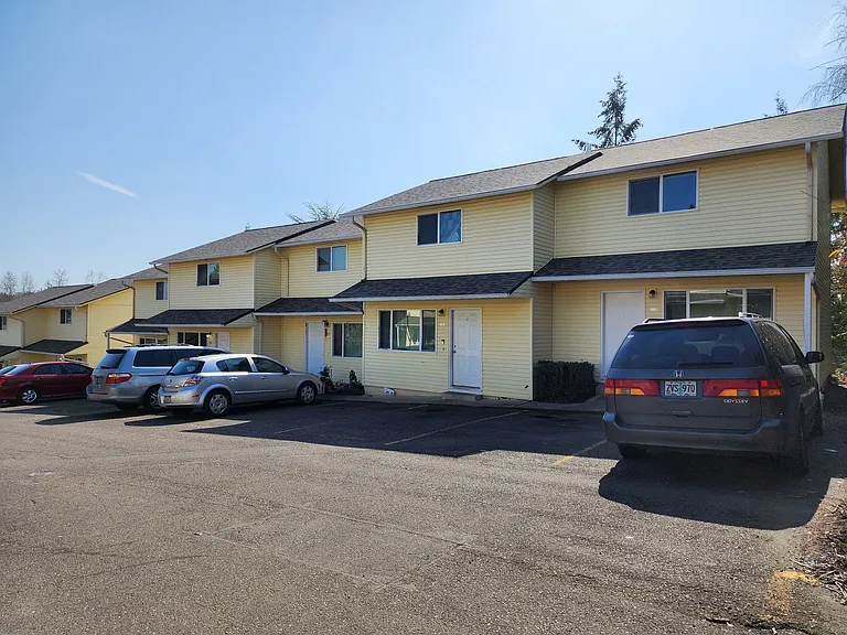085-Applewood Apartments — Photo 9