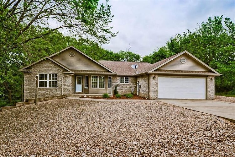 1st image of 6 Natalie Ln
