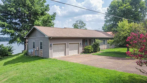 671 Riverview Dr Photo 1