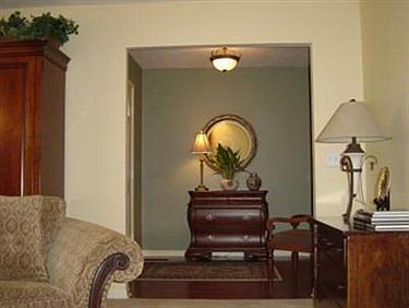 5th image of 9244 Boxwood Ave