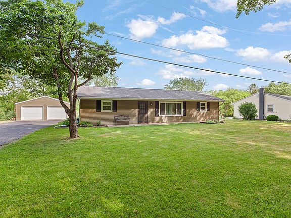 2nd image of 216 Lake Hills Dr