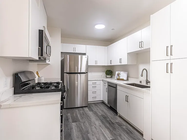 Orchard Park Apartment — Photo 8