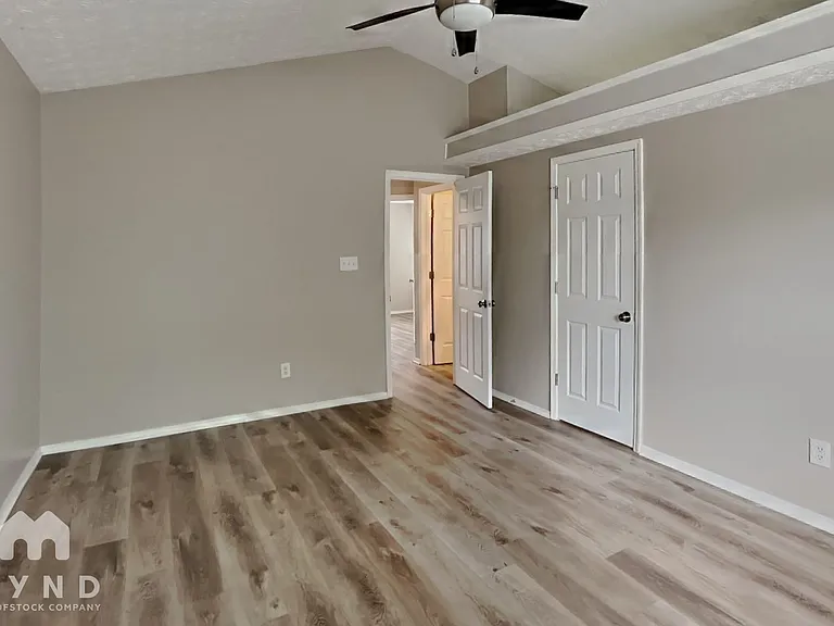 2933 Riverwalk Cv — Photo 11