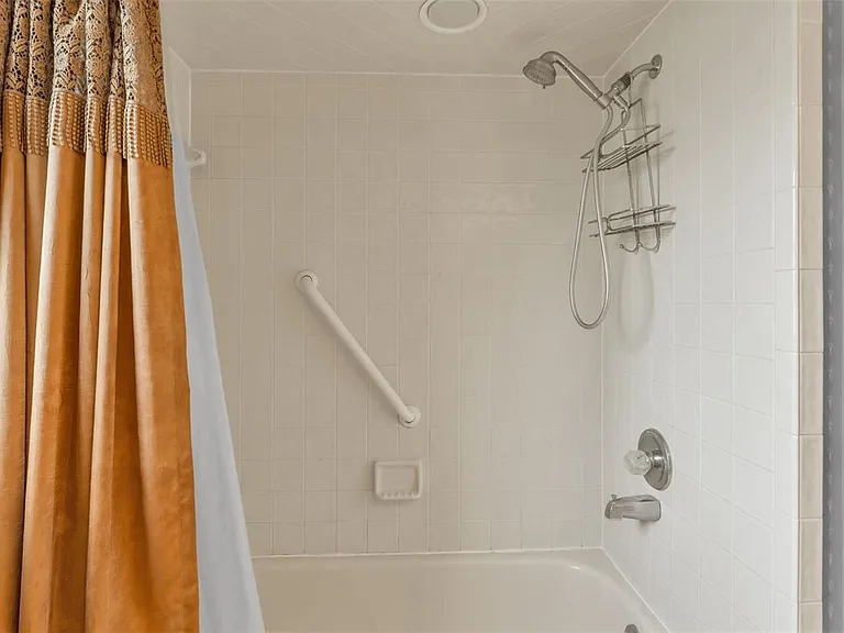 6664 Chadron Ct — Photo 44