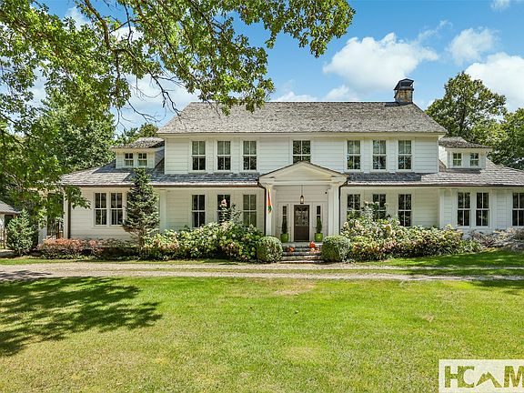 2nd image of 225 Bowery Road