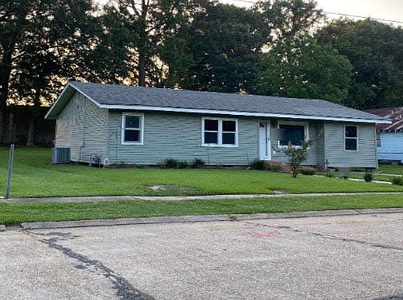 3rd image of 103 Monterey St