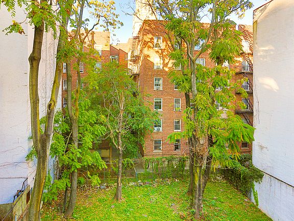 3rd image of 160 E 2nd St APT 4B