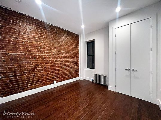 3rd image of 22 Bradhurst Ave APT 2S