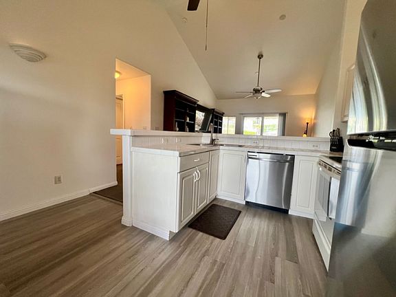 5th image of 75-6081 Alii Dr APT Cc201