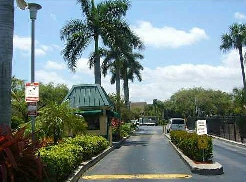 Guard Gate Entry Security 27/4 Gated Community