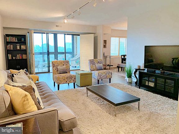 5th image of 8340 Greensboro Dr APT 812
