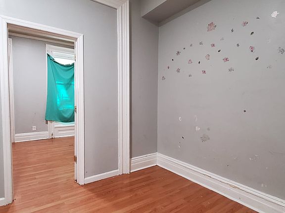 4th image of 56 Gardner Ave #1E