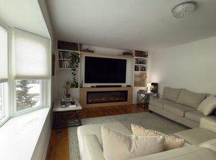 707 Hawley Ln, Stratford, CT 06614