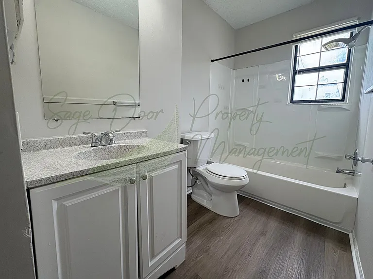 11513 Richmond Ave — Photo 10