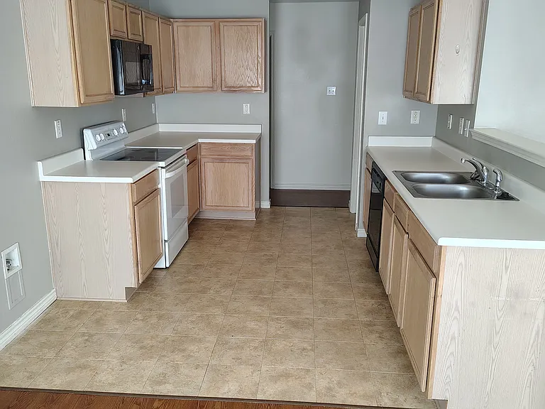 708 Gunters Mountain Ln — Photo 6