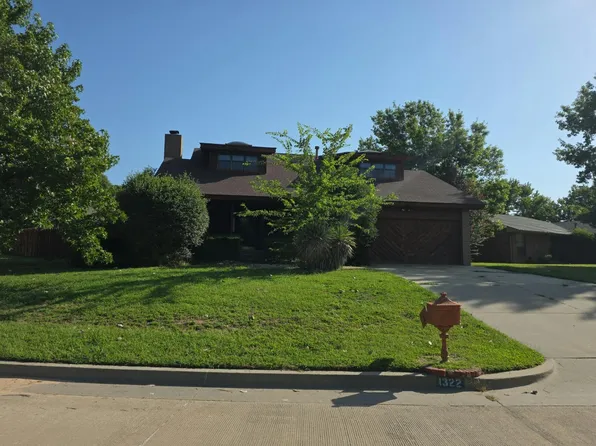 1322 Lakehurst Dr, Ada, OK 74820