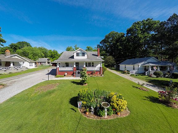 2nd image of 2547 NE Woodrow Dr