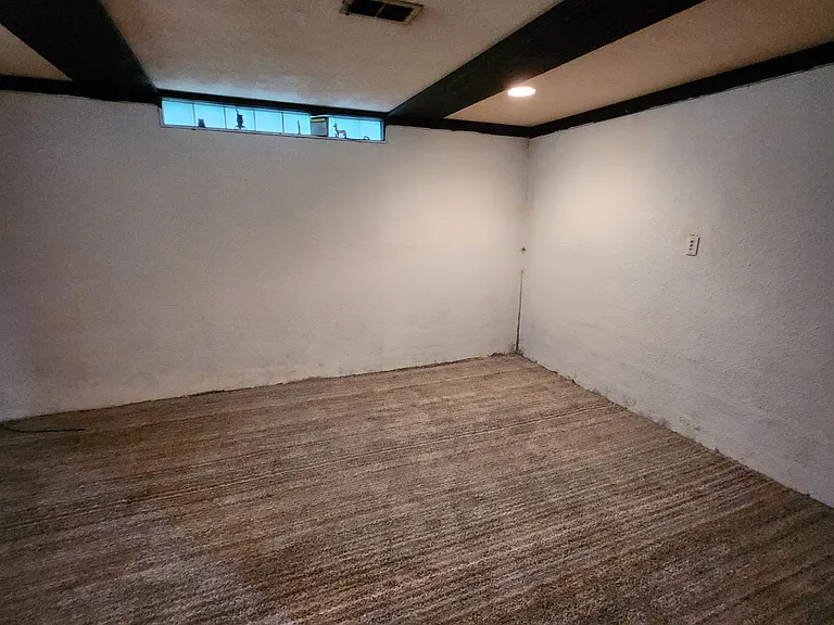 2116 W Kettelle St — Photo 28