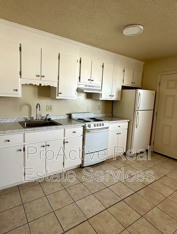 Building Photo - 951 Bellmore Ave #3