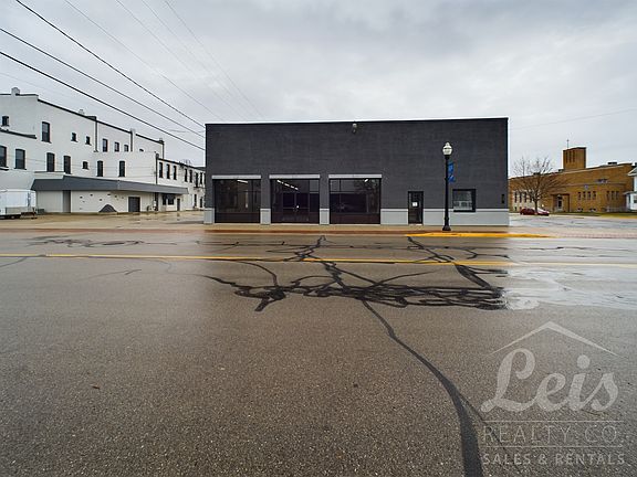 3rd image of 39 S Center St #1