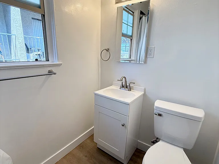 1641 Crenshaw Blvd #204 — Photo 6