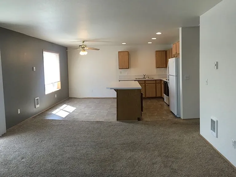 1718 SE 11th Ave — Photo 3