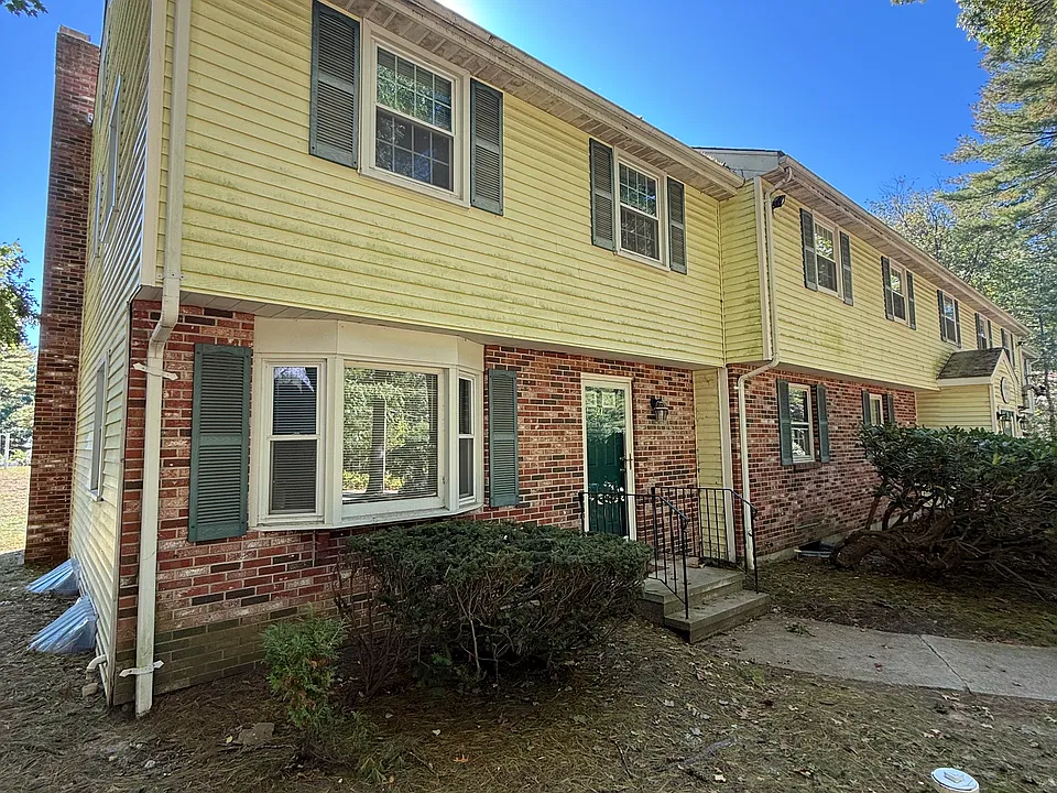 21 Meadowbrook Ln #21