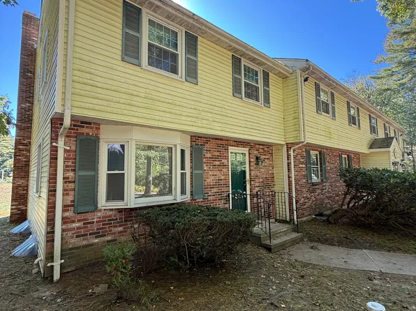 21 Meadowbrook Ln, South Easton, MA 02375
