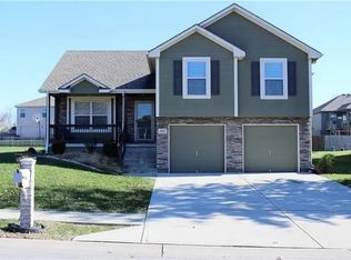 1415 NE Jaclyn Dr, Grain Valley, MO 64029