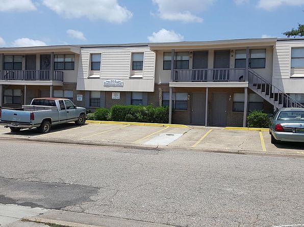 1st image of 104 Hardwood Ct #A
