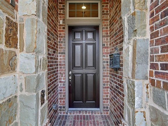 4th image of 413 Warwick Blvd