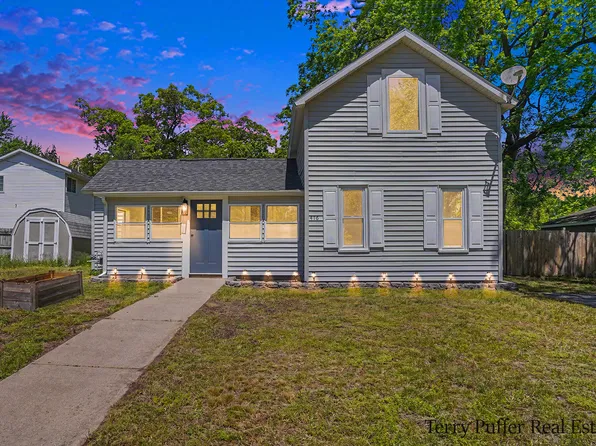 416 Pine St, Fruitport, MI 49415